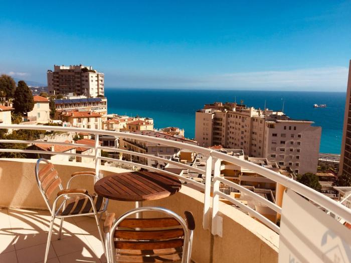Sunny one bed, sea view, larvotto beach, Monaco