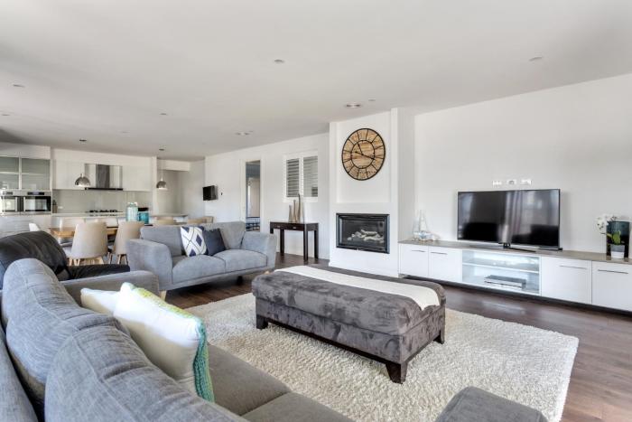 Luxury Capel Sound