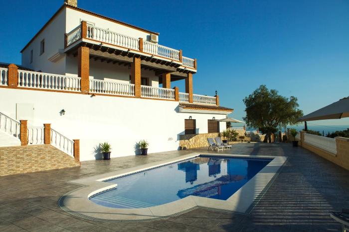 Villa El Palomar Azul with pool and sea view