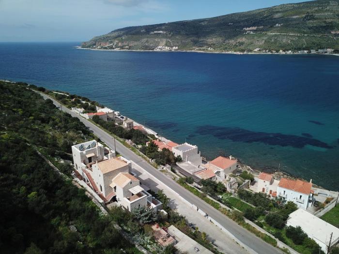 Plagiaki Sea View Apartments-Mani