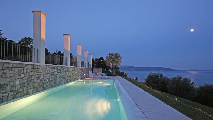Villa Albachiara, Private Luxury villa with private pool and lake view