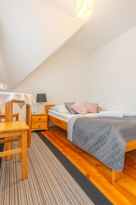 Zowiyrucha -100 m do wyciągów narciarskich i 900 m do term