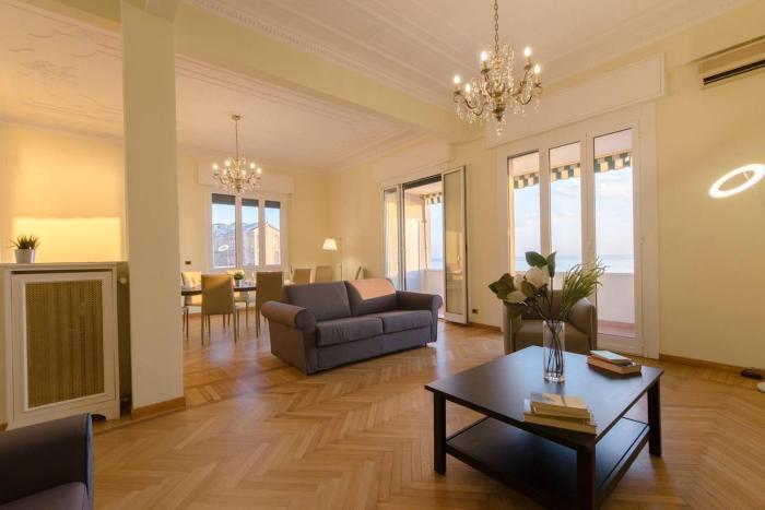 JOIVY Splendid Apartment for 8 with Beautiful SeaView