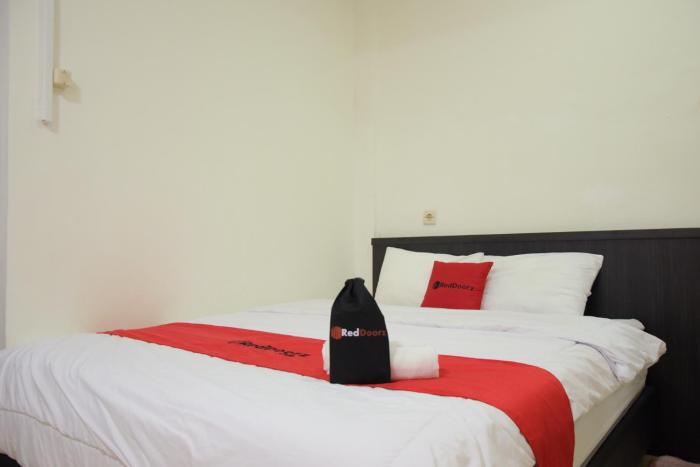 RedDoorz near GOR Satria Purwokerto