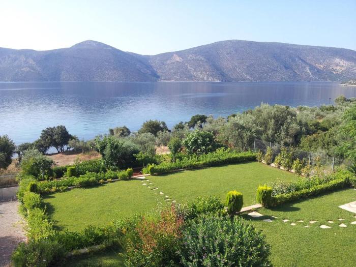 Skorponeria beachfront house