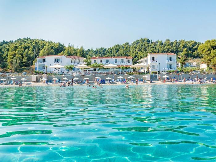 Xenios Dolphin Beach Hotel