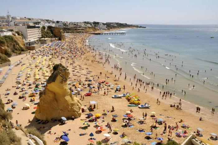 Albufeira 2 bedroom apartment 5 min from Falesia beach and close to center I