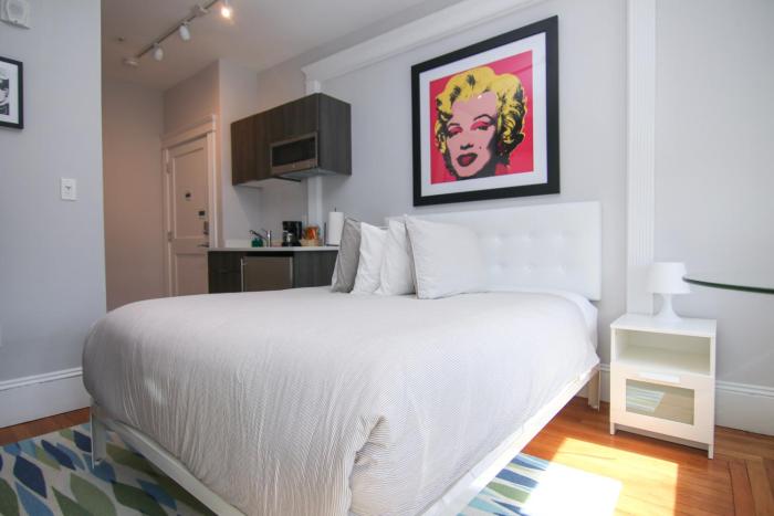 A Stylish Stay w a Queen Bed, Heated Floors.. #29