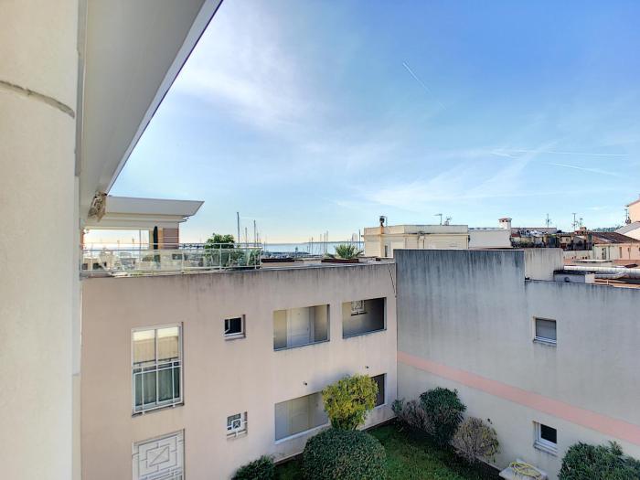 Cozy Apartment sea view Air Cond Renovated in 2026