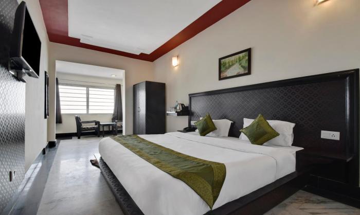 Treebo Mayur, Mall Road