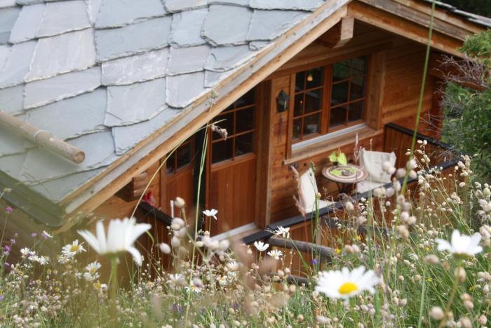 Chalet Hinter dem Rot Stei, private wellness, in ski and hiking area of Zermatt