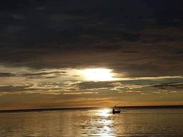 Bungalow on the Beach. Great Sunset. relaxing place