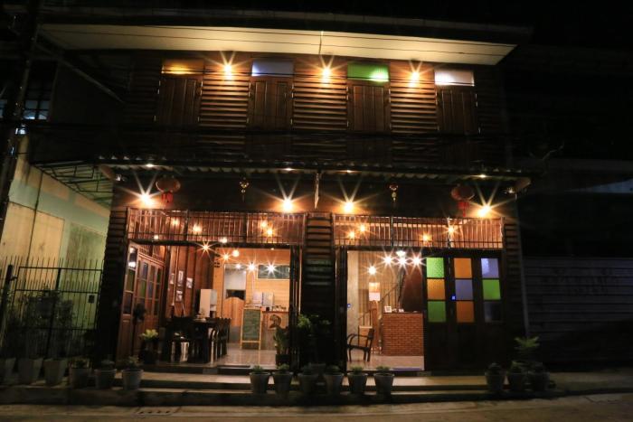 BanSoi 1 & Alley One Cafe