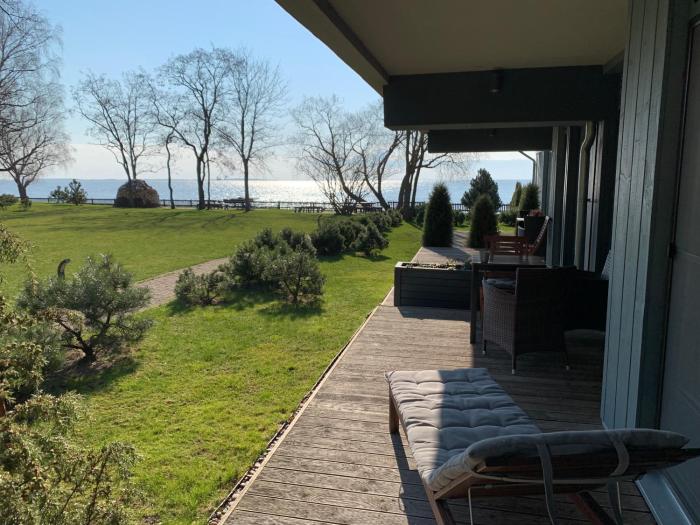 Lagoon-view apartment in Preila
