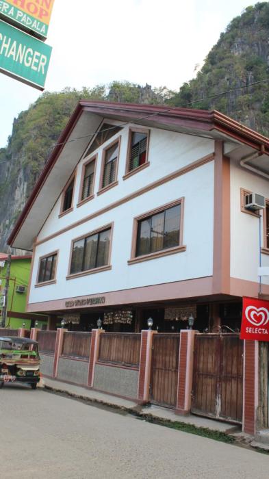 Lolo Oyong Pension House