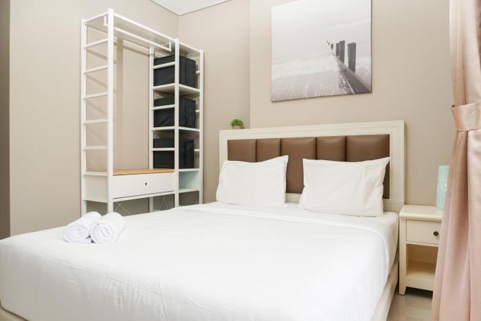 Comfy Studio Ciputra International Apartment By Travelio