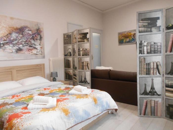 Koukaki-close to Acropolis(Stone apartment)