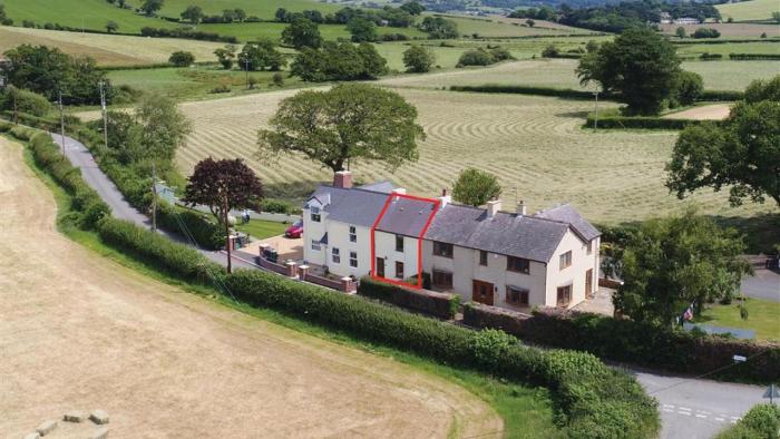 Ty Doli Cottage, rural location just outside Conwy town