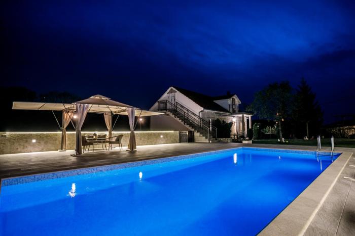 Villa Jozini dvori