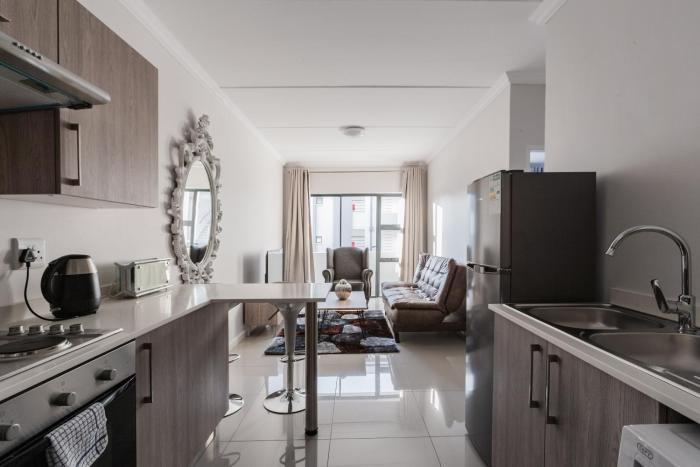 Alimama Spaces: Thandos Manson