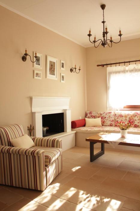 *Villa Pap-Live the Greek hospitality in a village*