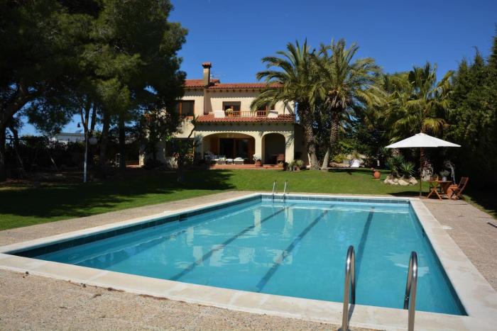 Villa Sitges Colibri at 10 min Walk Beaches - Center City Amaizing Garden Pool XXL Private Tenis Piste