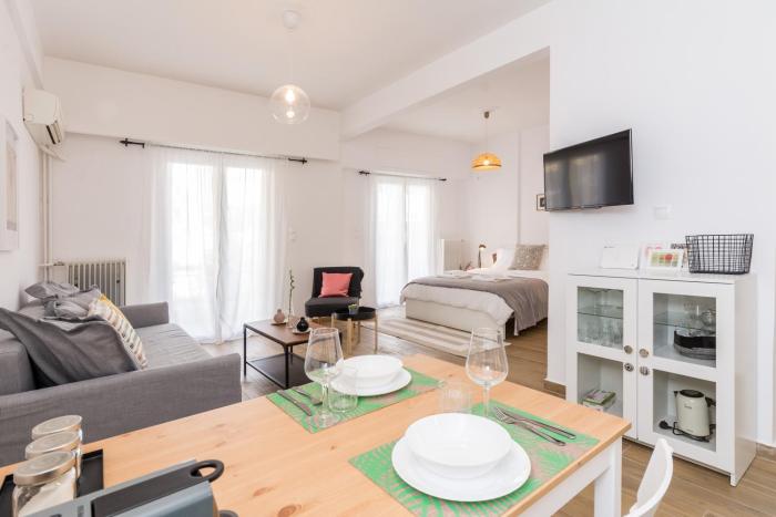 Wide Comfy Studio Apartment Centrally Located In Thissio