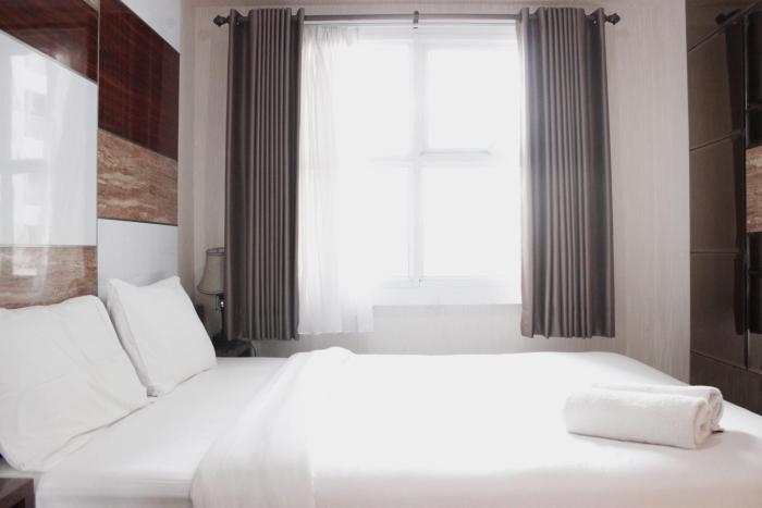 Fabulous 1BR Apartment Parahyangan Residence By Travelio