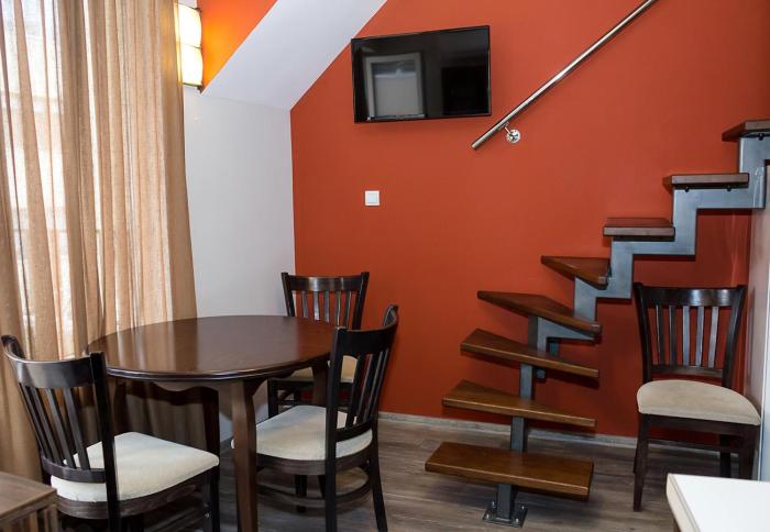 Private Maisonette w Terrace View Port Varna