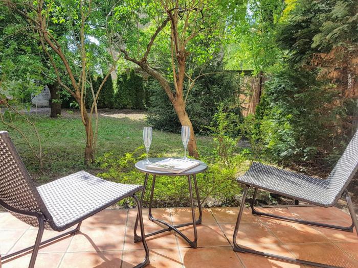 Warsaw Concierge Garden Retreat