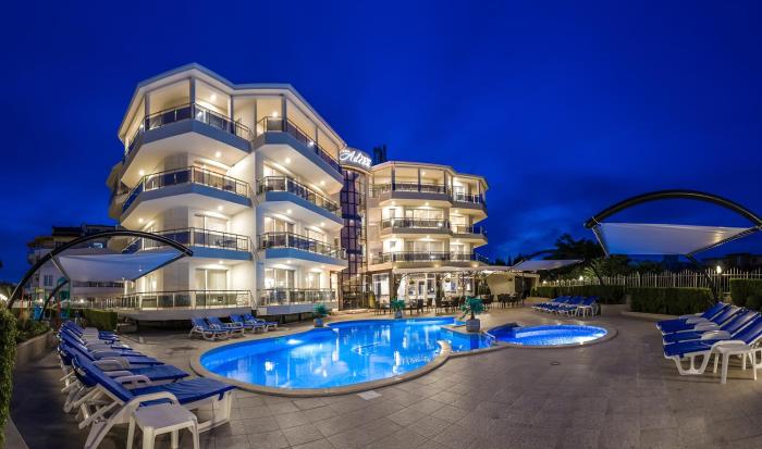 Семеен хотел Адена