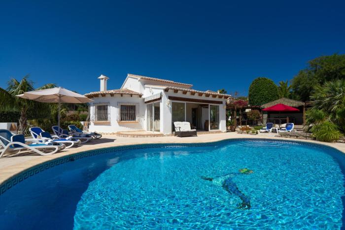 Semoni by Aguilarent