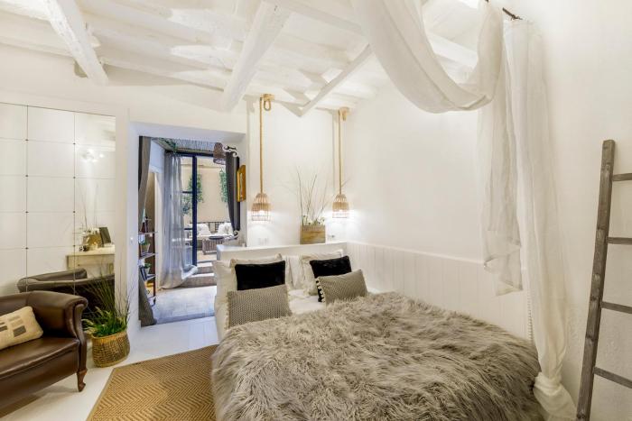 Trastevere Gem Cozy Light-filled Retreat