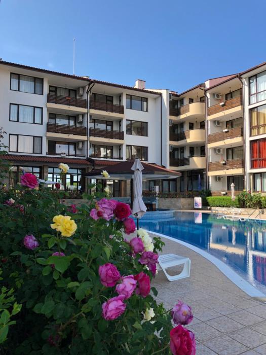 Summer apartments in complex Viyana Nessebar