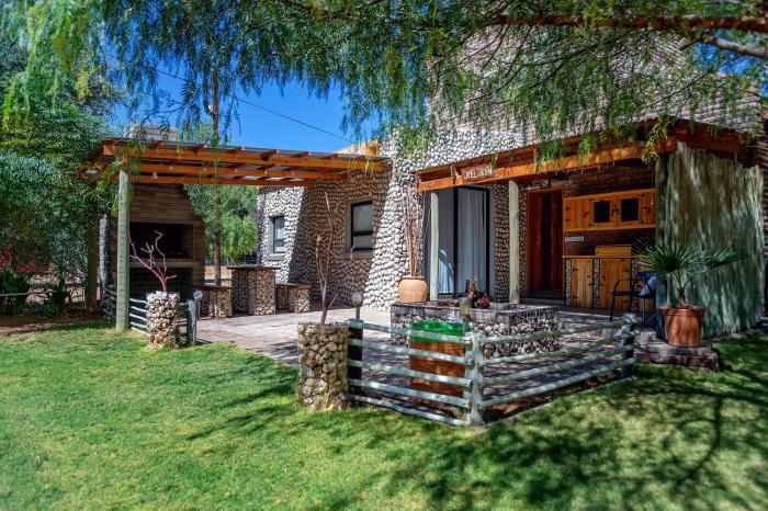 Kalahari Camelthorn Guesthouse and Camping