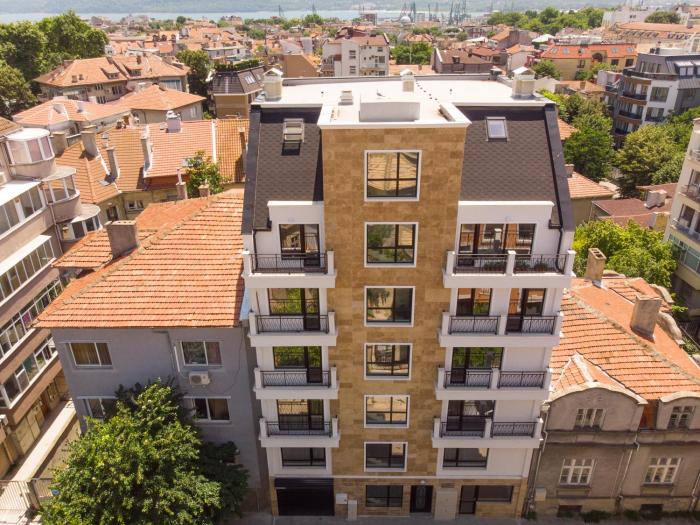 La Familia Apartments