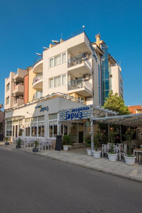 Семеен хотел Бриз