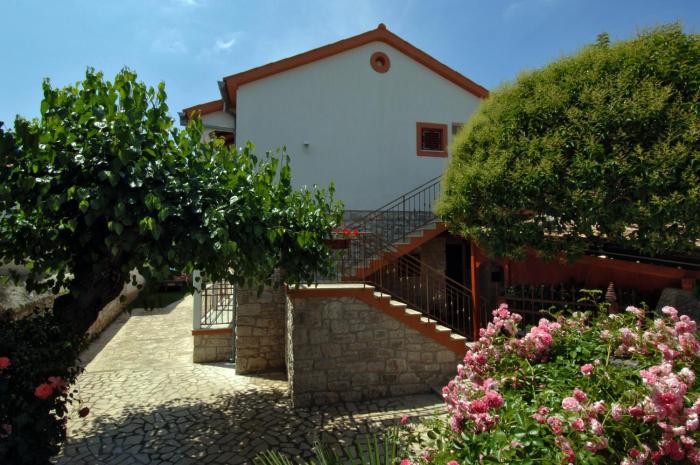FUNTANA-MIA ROOMS B&B