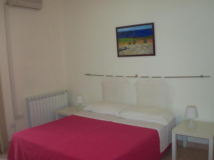 B&B CARAVAGGIO basic rooms near Ortigia