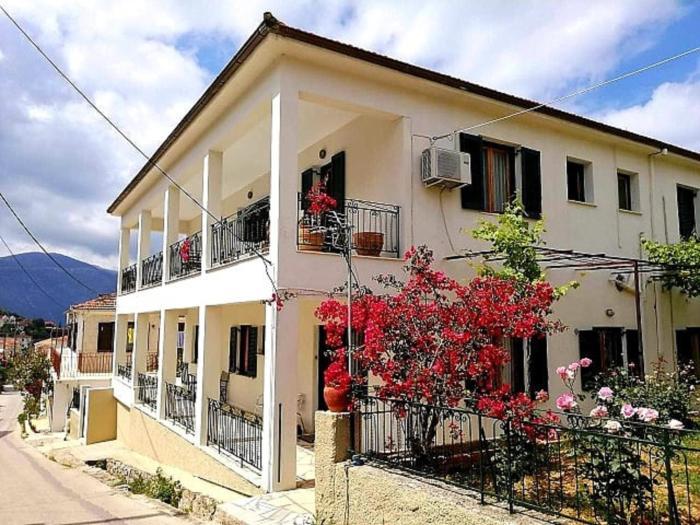 ESTIA Holiday Apartment & Studio