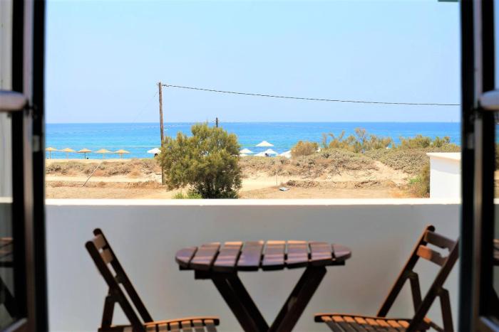 Nostos Plaka Beach