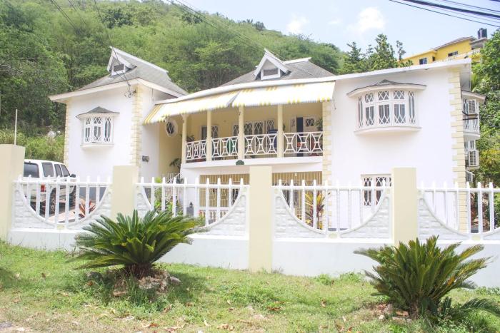 Dironche Villa-Porto Bello