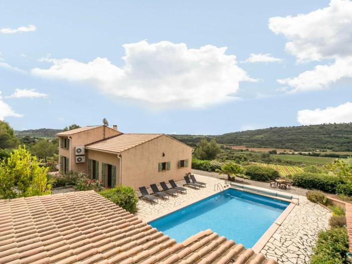Appealing Villa in C bazan with Private Swimming Pool