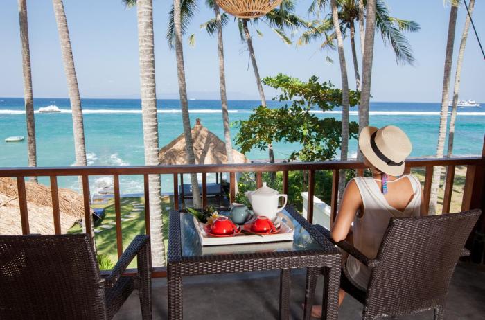 Villa Anjani - Oceanfront Villa, With Private Garden and Cook - Candidasa