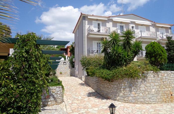 Leonidas apartment with sea view