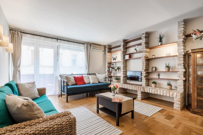 BpR Golden Corner Suite with balcony & AC