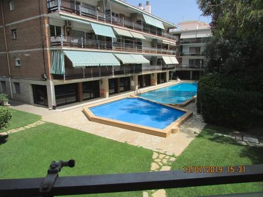 Apart.con piscina en Sitges zona residencial
