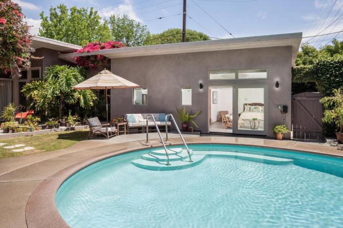 Mid-Mod Retro Private Studio & Pool