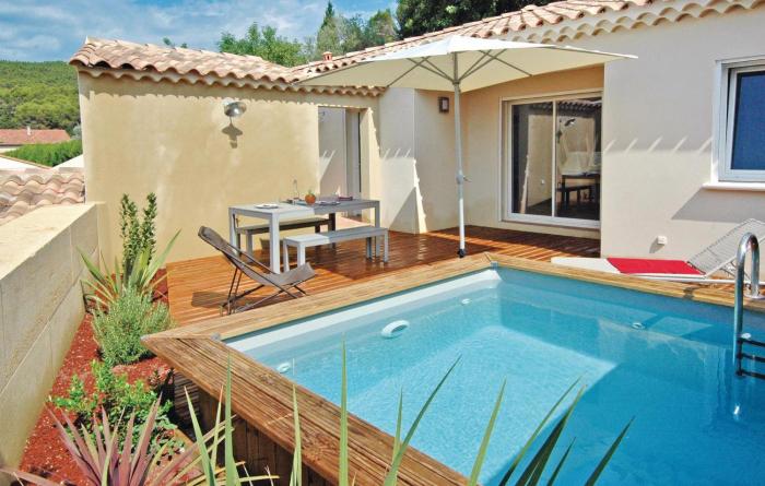 Amazing Home In Laudun-Lardoise