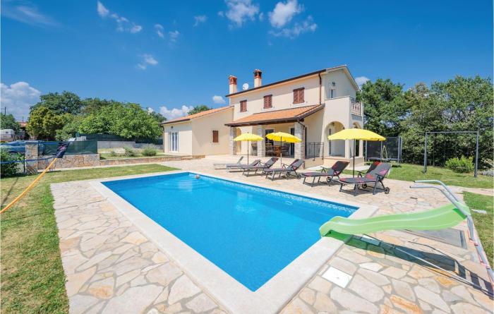 Beautiful Home In Bregi With 4 Bedrooms, Wifi And Outdoor Swimming Pool